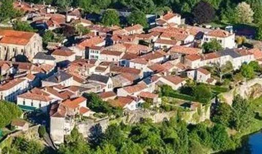 蓬安回乡建别墅为什么一定要选专业乡墅公司